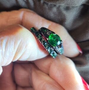 New Set Green Stones Size 10